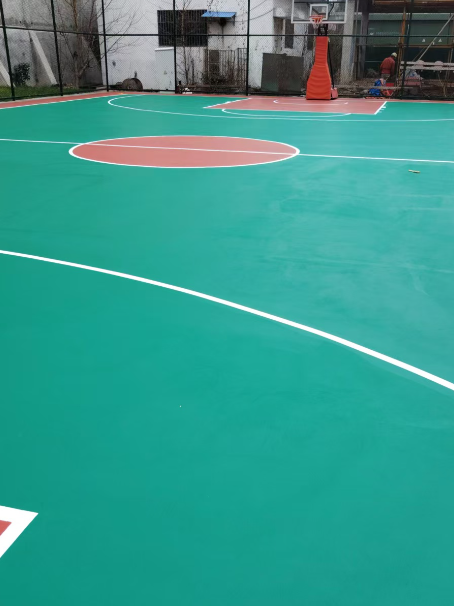 巴中 球场长期使用易出现地面开裂